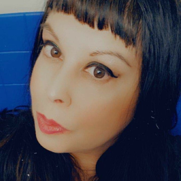 Meet your Posher, Maria - Picture 2 of 2